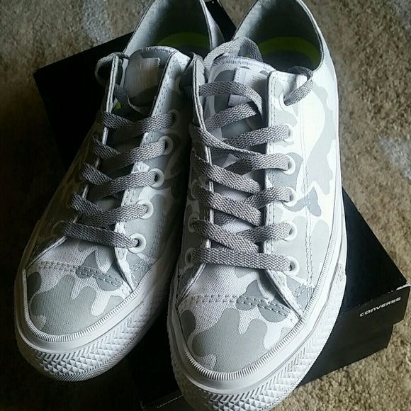army print converse